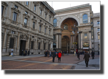 Palazzo Marino, City Hall - on the left DSC01271 3.jpg